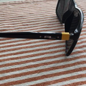 Men’s black sunglasses